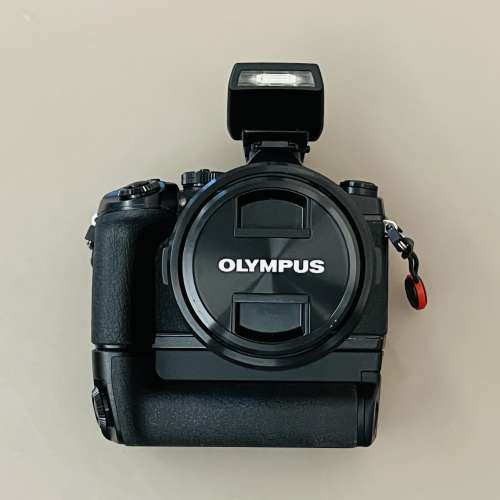 Olympus OM-D E-M1 相機 連 M.ZUIKO 12-40mm F2.8 PRO 及 7-14mm F2.8 PRO 兩枝鏡頭
