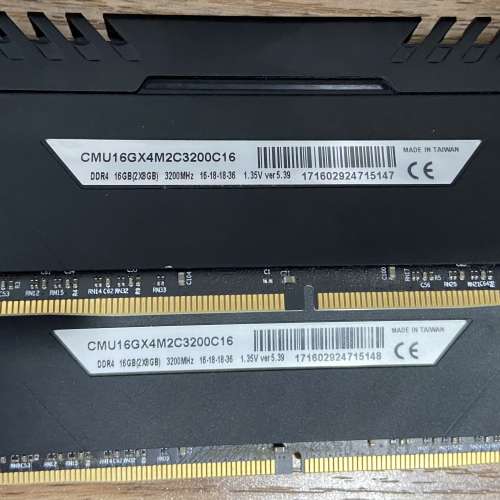 VENGEANCE® LED 16GB (2 x 8GB) DDR4 DRAM 3200MHz C16 Memory Kit - White LED