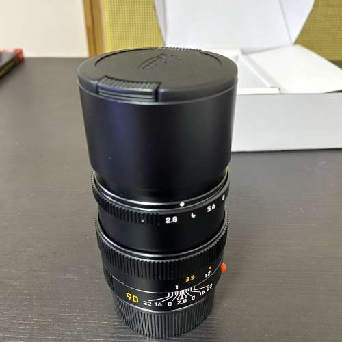 Leica Elmarit M 90mm 2.8 ver.2 with leica E46 UA filter