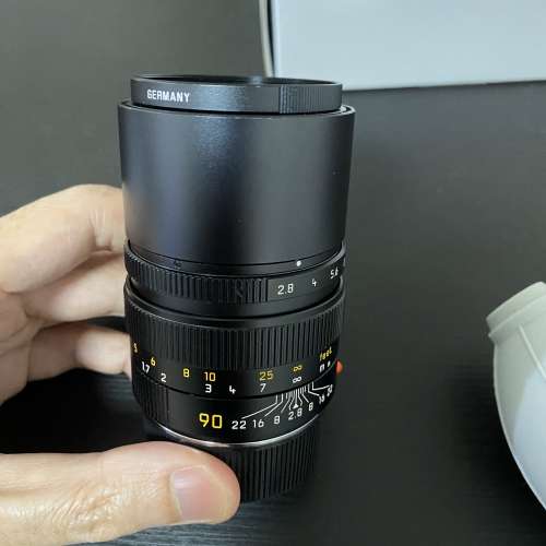 Leica Elmarit M 90mm 2.8 ver.2 with leica E46 UA filter