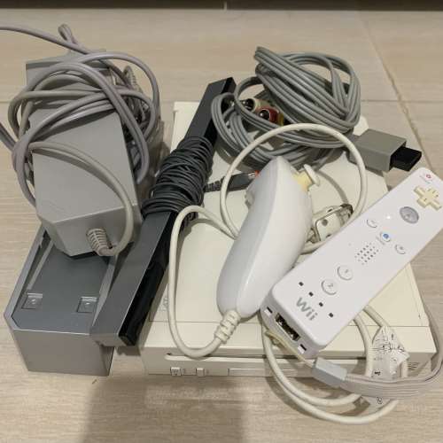 Wii主機連遊戲，已開心
