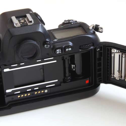 Nikon F100 film body 95% new 送 Nikon相機帶