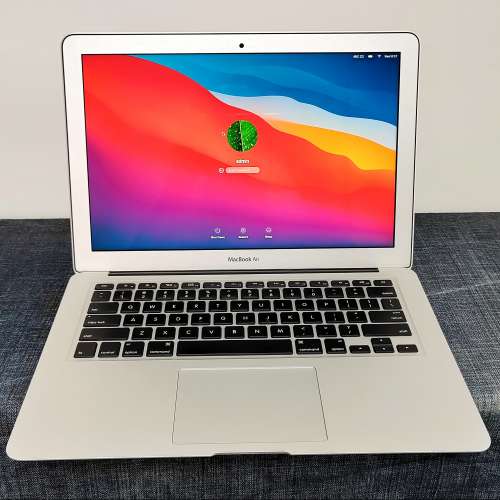 Apple Macbook Air 13 - 2013 ( i5 4G 256G SSD not mac pro )