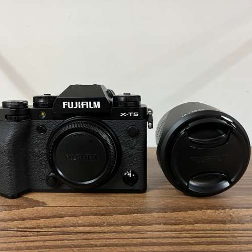 Fujifilm XT5 + 18-55 mm F2.8 lens 套裝