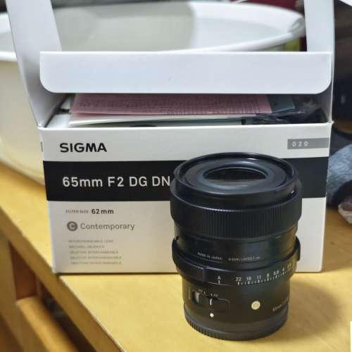 Sigma 65mm F2 DG DN Sony E Mount  全套齊全 鏡片完美 運作正常