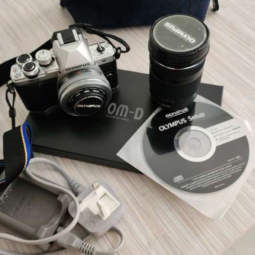 Olympus OM-D E-M10 Mark II 連 40mm - 150mm 鏡頭全套，8成新