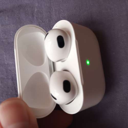 9成新airpods 3 Lightning左右耳機連盒 二手或全新earphones 影音產品