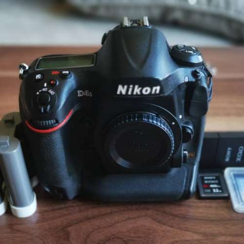 NIKON D4S