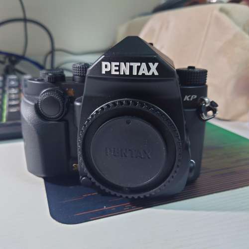 Pentax KP + DA 35mm F2.8 Macro + smc 18-55mm Lens kit