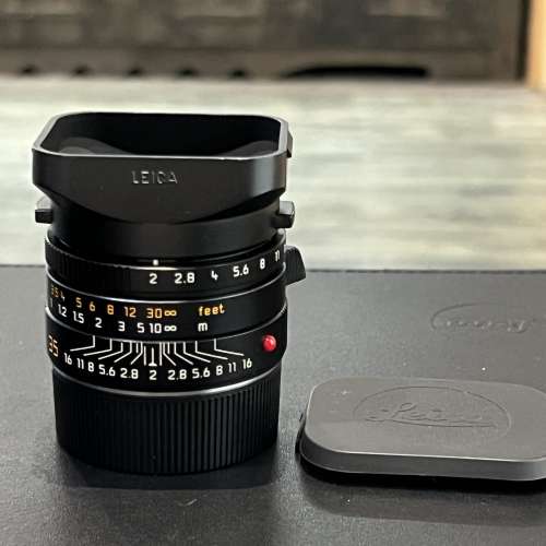 Leica 11879 Summicron-M 35mm f2.0 ASPH. lens with hood and hood cap