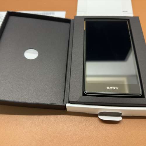 出售99新 SONY ZX707