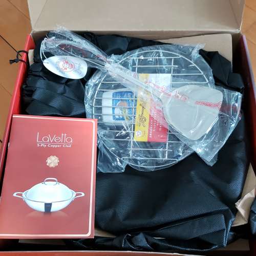 BUFFALO CLASSY I 316不銹鋼五層複合金雙耳平底鑊連不銹鋼蓋&nbsp;36cm連免費禮物