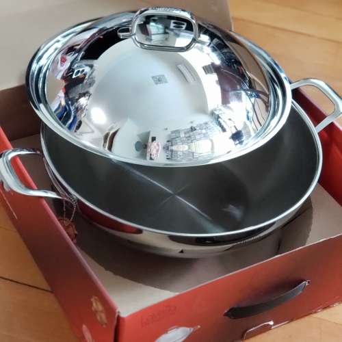 BUFFALO CLASSY I 316不銹鋼五層複合金雙耳平底鑊連不銹鋼蓋&nbsp;36cm連免費禮物
