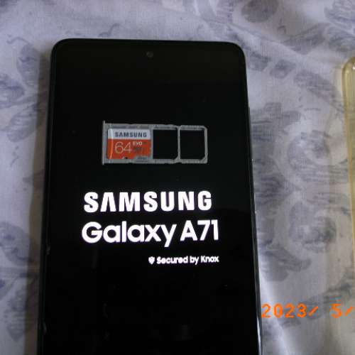 出售: Samsung A71 4G 雙卡電話 8+128