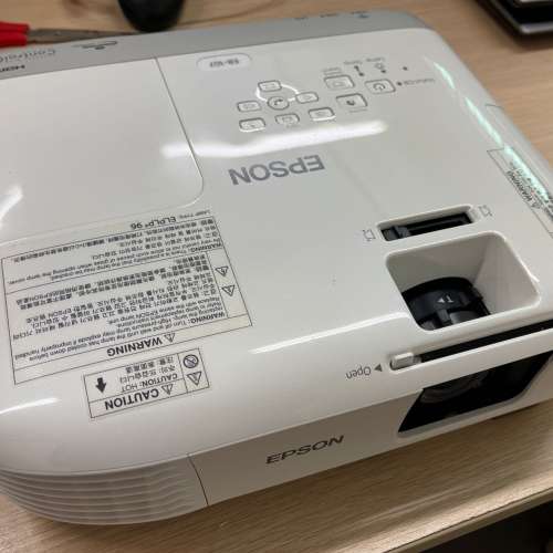 Epson XGA 高亮度投影機 EB-107