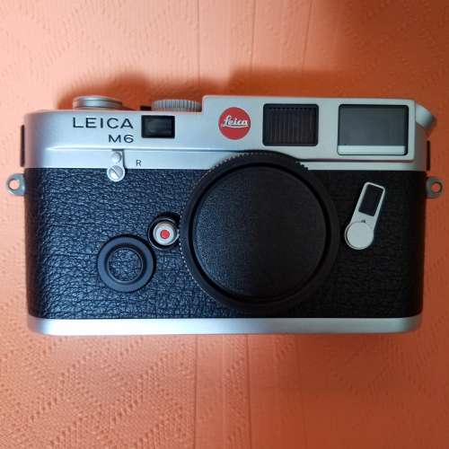 Leica M6 Classic Silver Chrome Camera Body