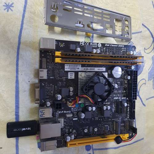 Biostar a10n-8800e itx+32gb ddr4+無線wifi手指