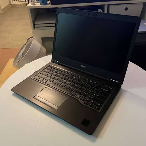 Fujitsu notebook U747 7代i7 輕薄機 防反光屏幕 鍵盤手感佳 掌靜脈解鎖 14吋 75%新