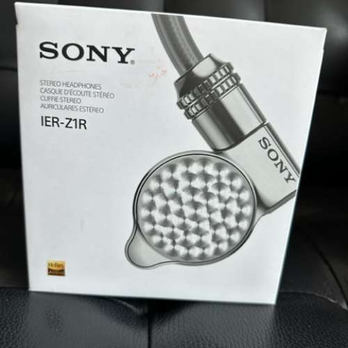 90% 九成新 Sony 入耳式耳機 IER-Z1R