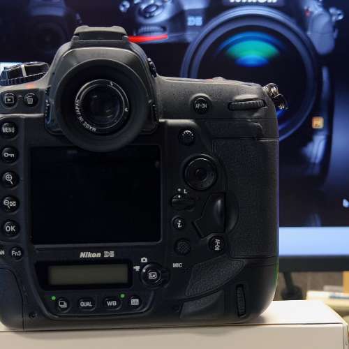 Nikon D5 , XQD 版