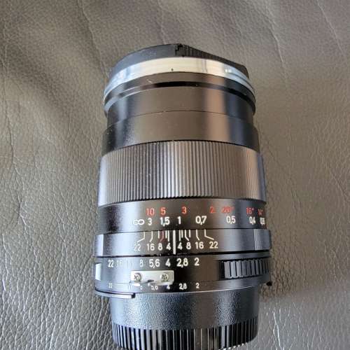 Zeiss Distagon 2/35mm ZF lense