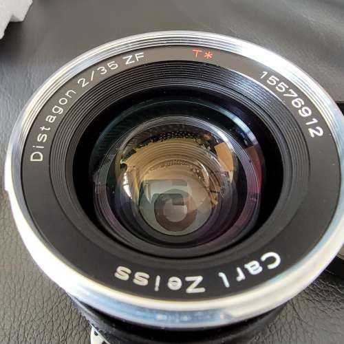 Zeiss Distagon 2/35mm ZF lense