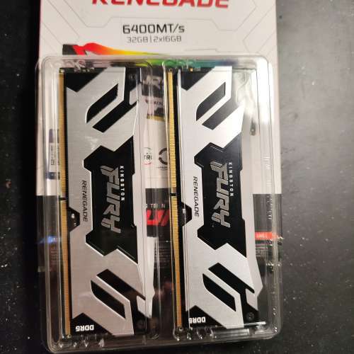 Kingston Fury Renegade RGB DDR5 6400MHz CL32 16Gx2 kit