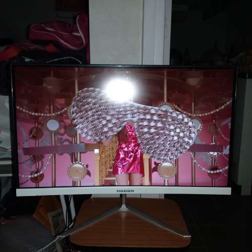 24&rdquo; LED 曲Monitor