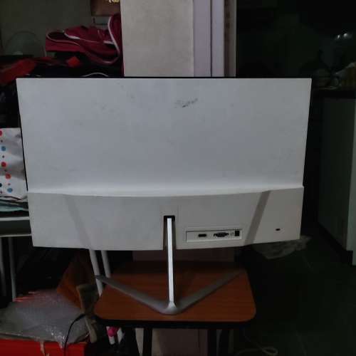 24&rdquo; LED 曲Monitor