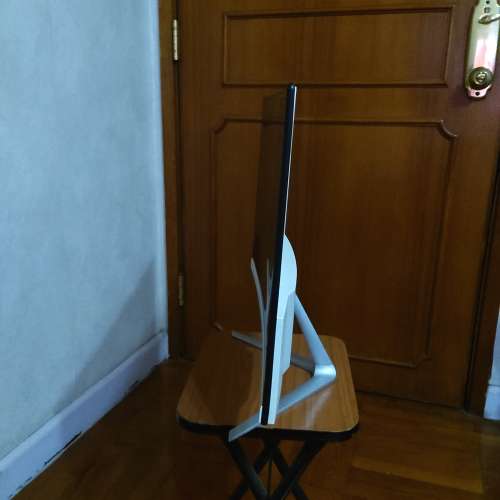 24&rdquo; LED 曲Monitor