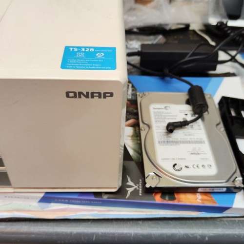 Qnap TS328 連 500G HDD 4隻