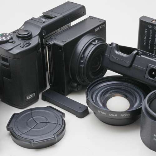 Ricoh GXR 機身 + S10 24-72mm F2.5 + 0.75x廣角鏡、可換鏡頭模塊(CCD感光元件)Lei...