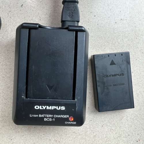 OLYMPUS BCS-1 charger 連一原裝電一副電