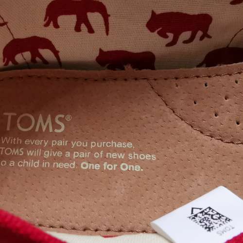 (全新) TOMS Men classic shoes Red Canvas Size 9.5 (Timberland Vans Nike Adidas)