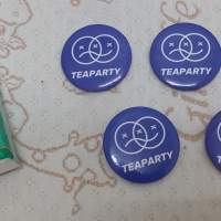 全新 Teaparty 公仔 襟章 徽章 掛飾 胸針 別針 胸章 扣章 襟針 扣針 Pins