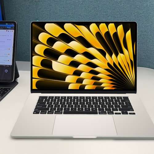 MacBook Air 15吋 M2 256GB (銀色）