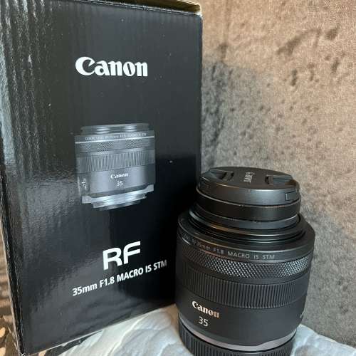 Canon RF 35mm f/1.8 Macro IS STM