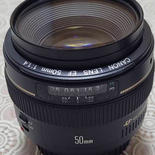 Canon EF 50 F 1.4