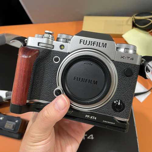 新淨 齊盒齊件 X-T4連直倒