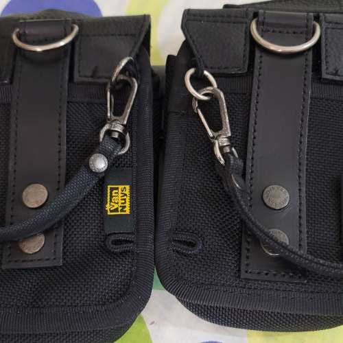 Van Nuys 隨身機套 兩個