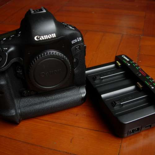 Canon 1dx  專業  單反機  ( 新淨 )