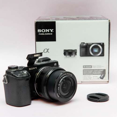 Sony NEX-6 + E PZ 16-50mm Lens