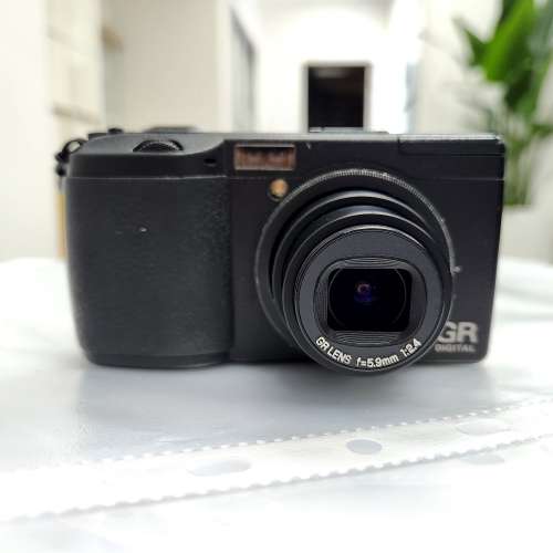 Ricoh GR Digital 1 (GRD-1)