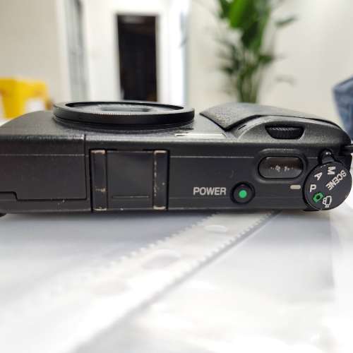 Ricoh GR Digital 1 (GRD-1)