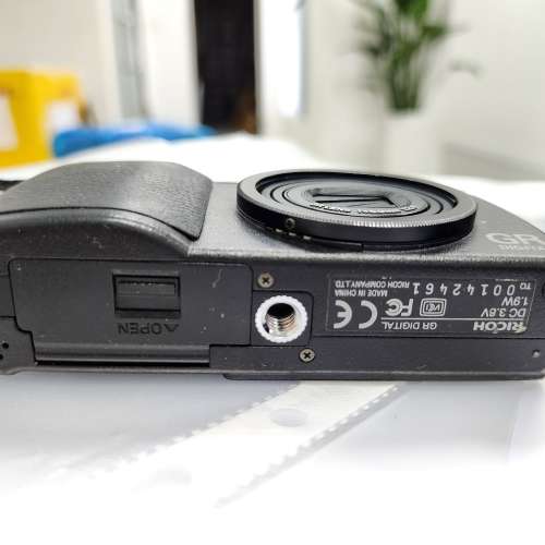 Ricoh GR Digital 1 (GRD-1)