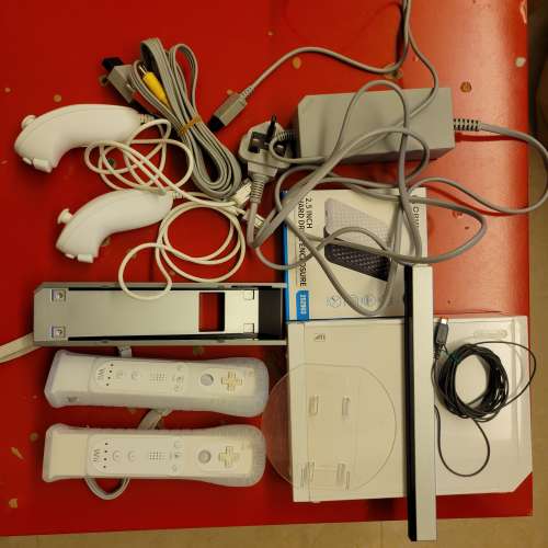 白色 Nintendo Wii 開心版 200GB