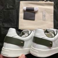 [型男穿搭👕] Valentino Garavani Backnet Perforated Leather Sneakers for Men 華...
