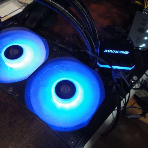 安耐美ENERMAX LIQMAX III RGB 240虹彩晶凌一體式水冷散熱器
