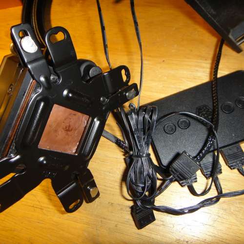 安耐美ENERMAX LIQMAX III RGB 240虹彩晶凌一體式水冷散熱器