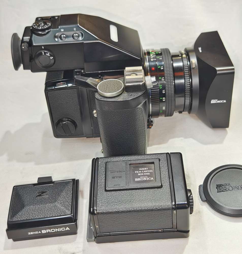 Zenza Bronica ETRSi + 75/2.8 PE + ETR grip + ETR 腰平+ AE-III 測光
